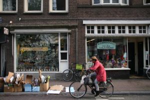 Kleine ondernemers in de Haarlemmerbuurt (Foto: Jasper Bol). 